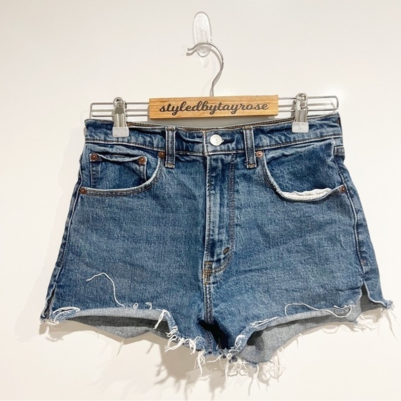 Abercrombie & Fitch High Rise Mom Short - Picture 3 of 9
